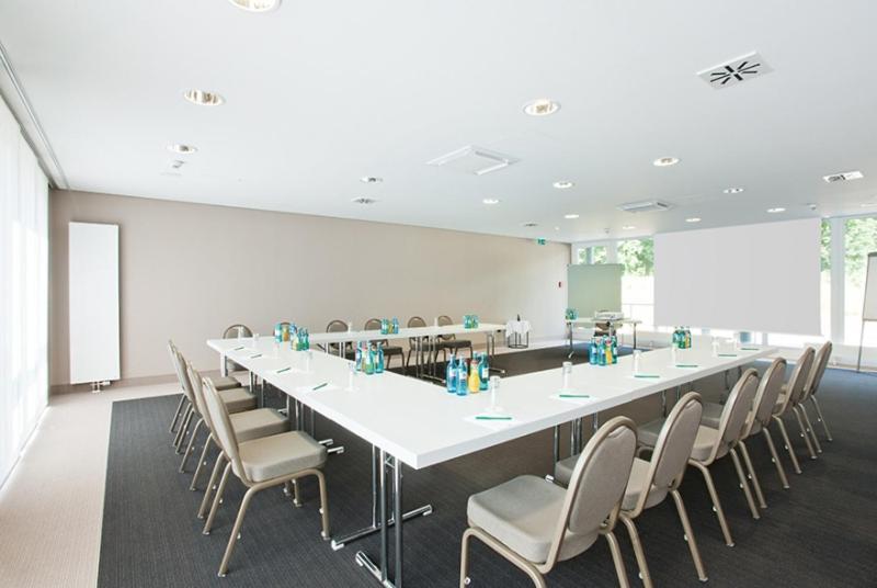 Hotel Ramada By Wyndham Duesseldorf Ratingen Exterior foto