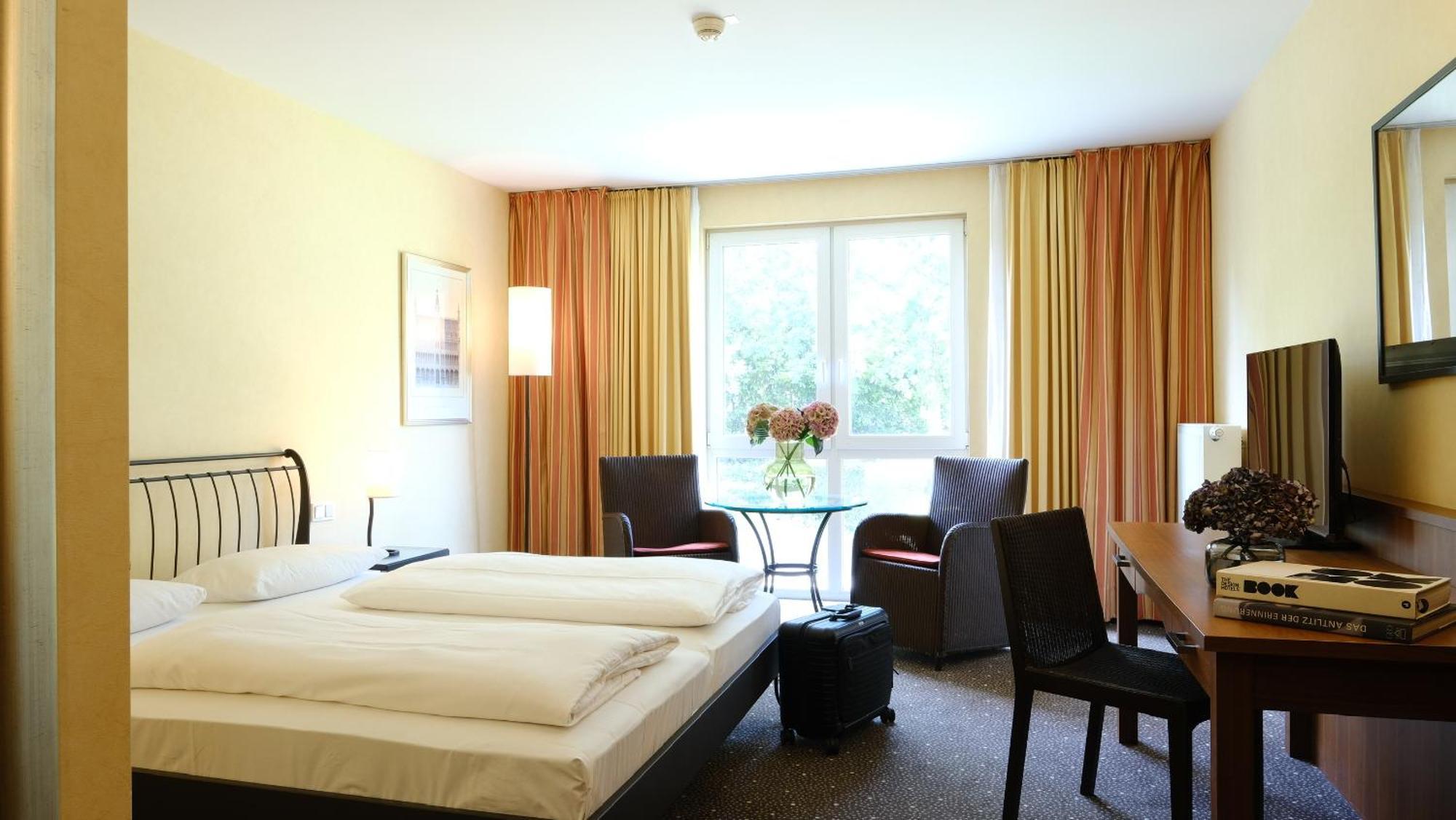 Hotel Ramada By Wyndham Duesseldorf Ratingen Exterior foto