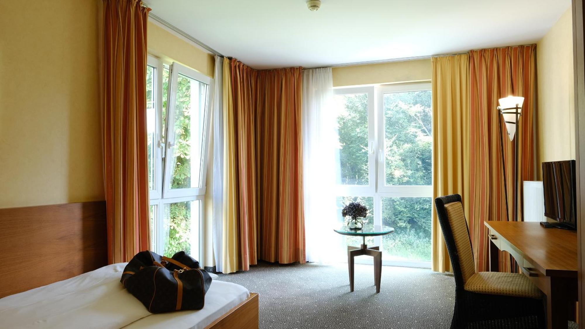 Hotel Ramada By Wyndham Duesseldorf Ratingen Exterior foto