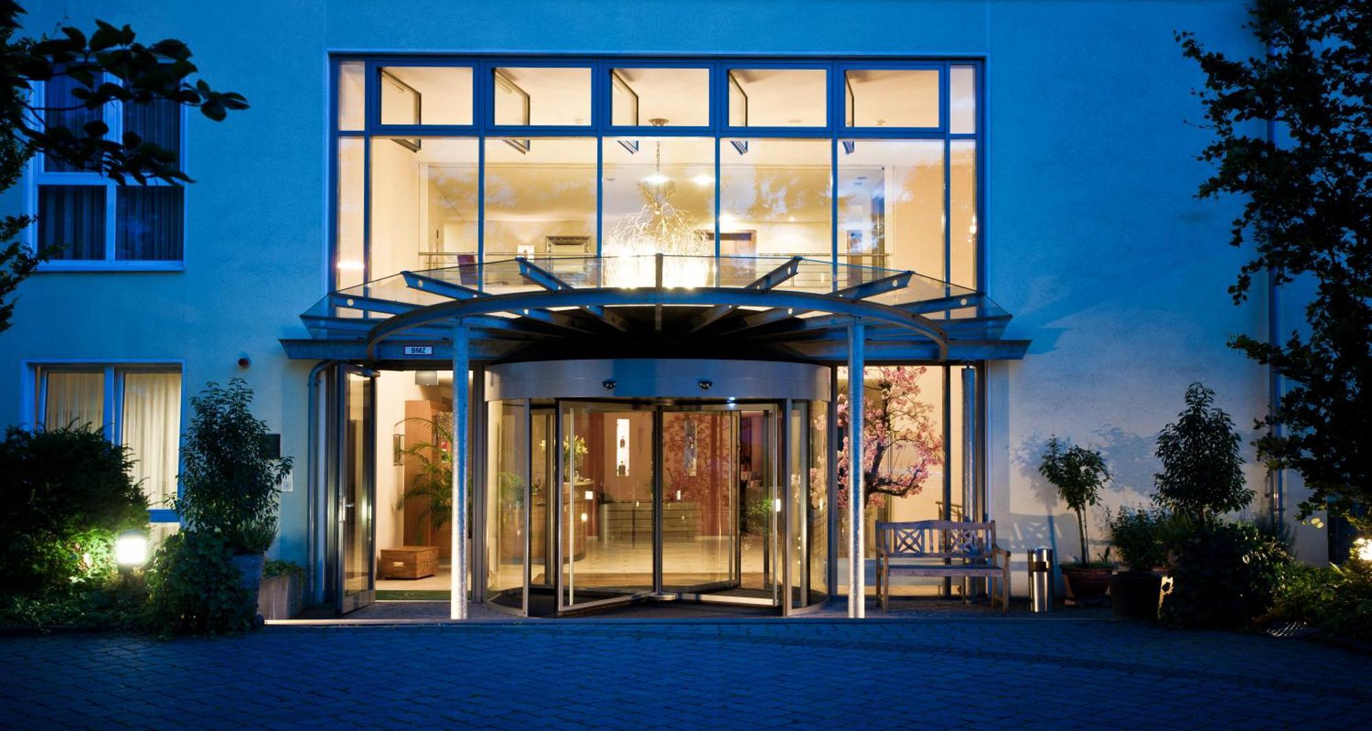 Hotel Ramada By Wyndham Duesseldorf Ratingen Exterior foto