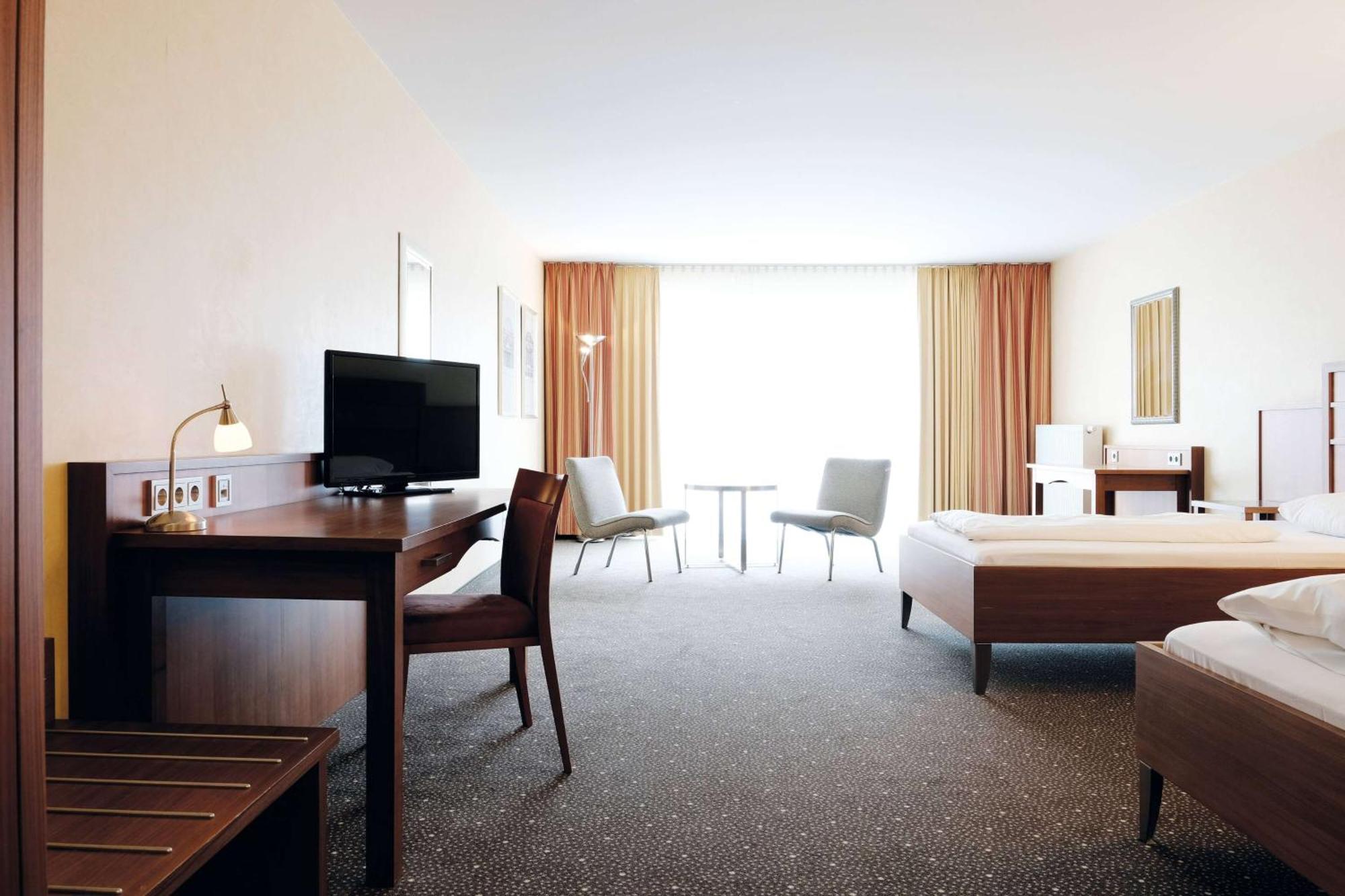 Hotel Ramada By Wyndham Duesseldorf Ratingen Exterior foto