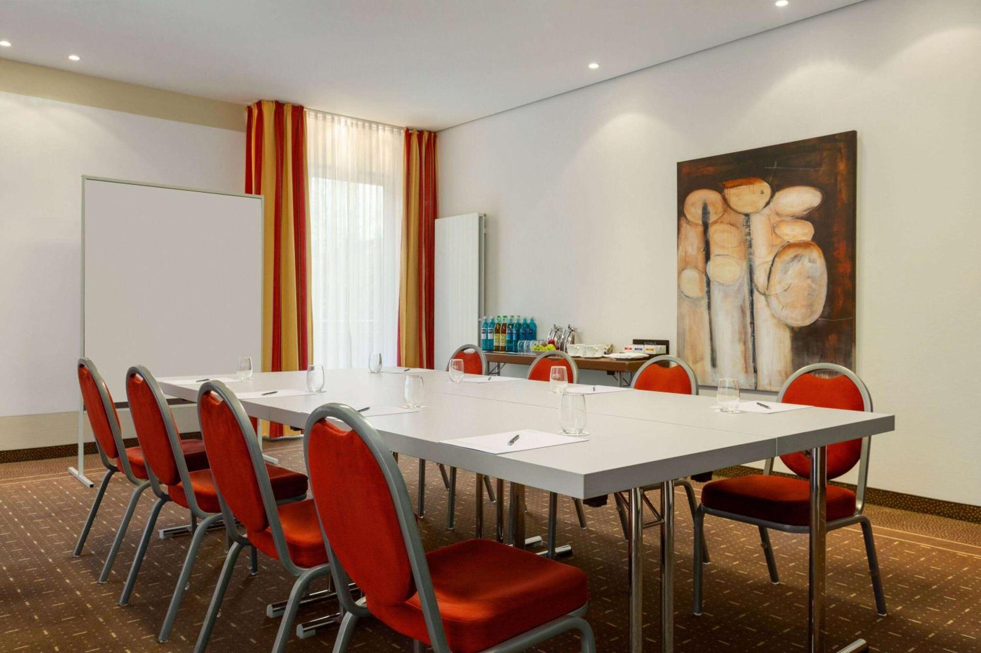 Hotel Ramada By Wyndham Duesseldorf Ratingen Exterior foto