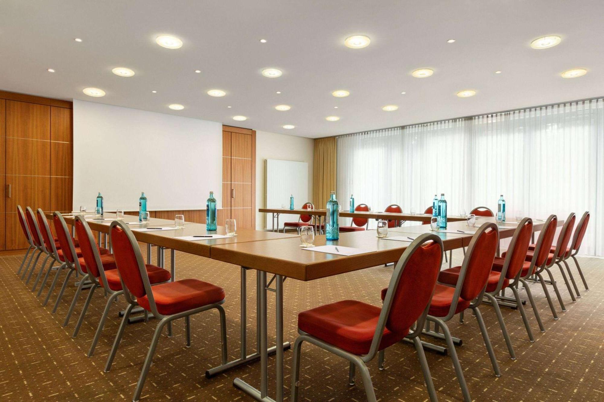 Hotel Ramada By Wyndham Duesseldorf Ratingen Exterior foto