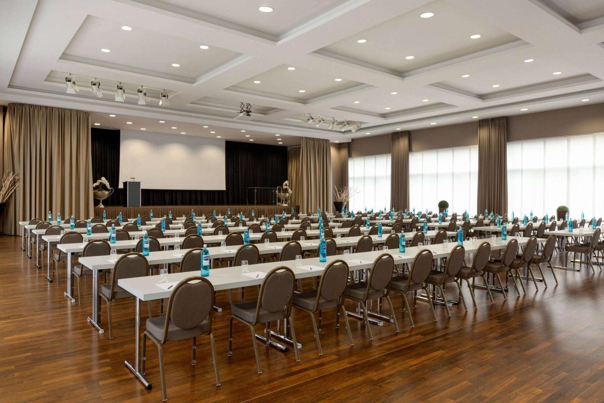 Hotel Ramada By Wyndham Duesseldorf Ratingen Exterior foto
