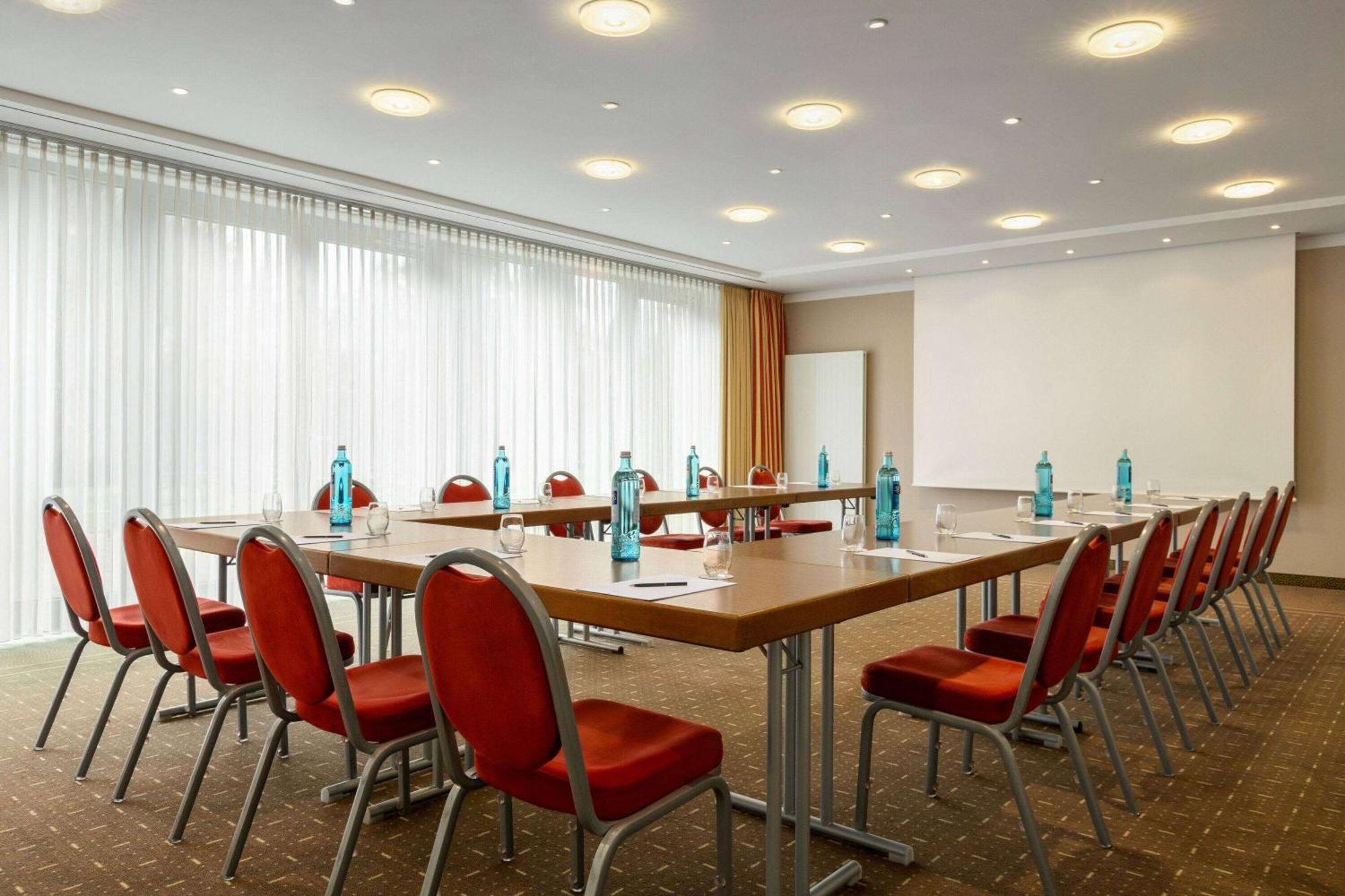 Hotel Ramada By Wyndham Duesseldorf Ratingen Exterior foto