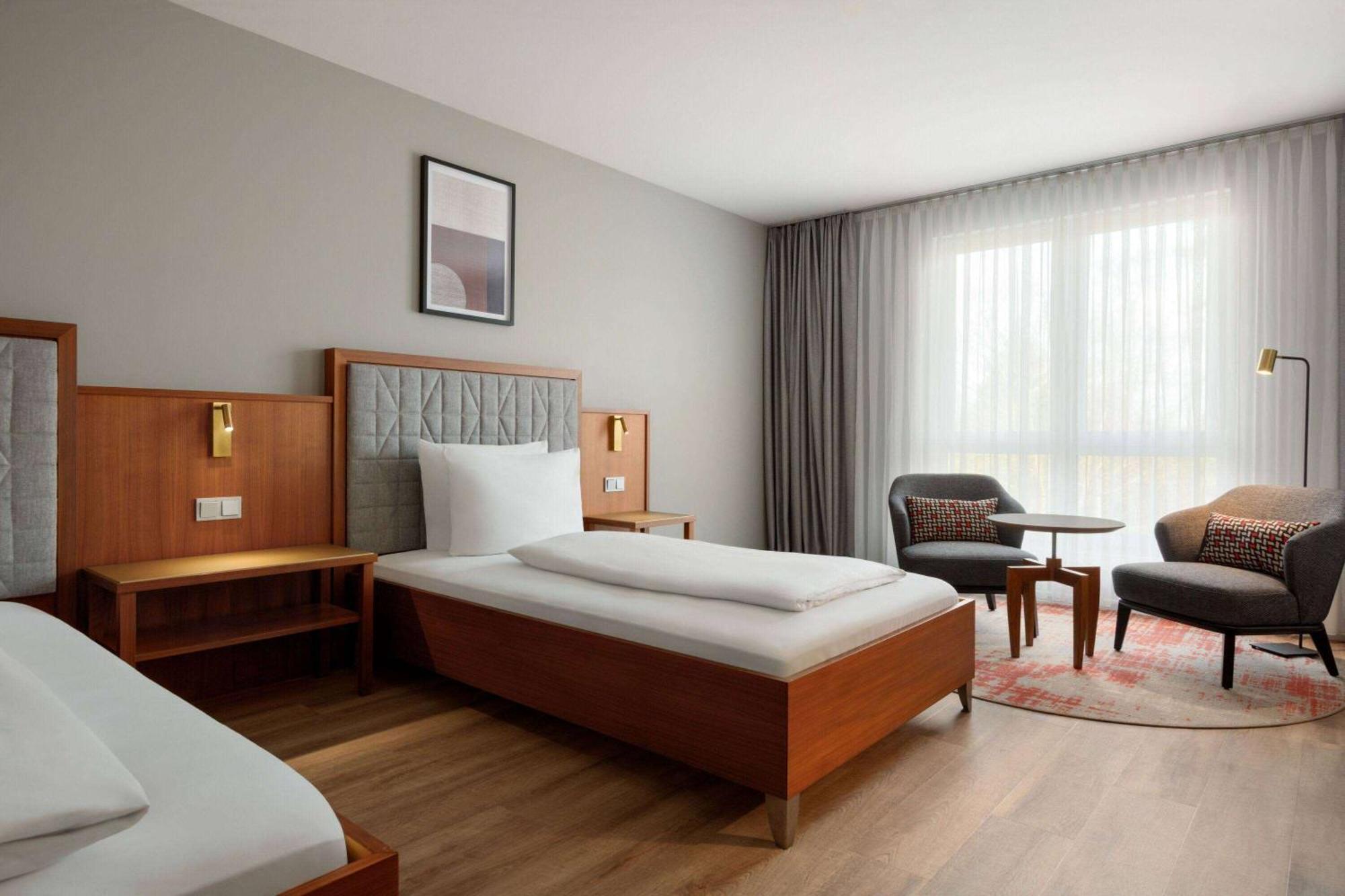 Hotel Ramada By Wyndham Duesseldorf Ratingen Exterior foto