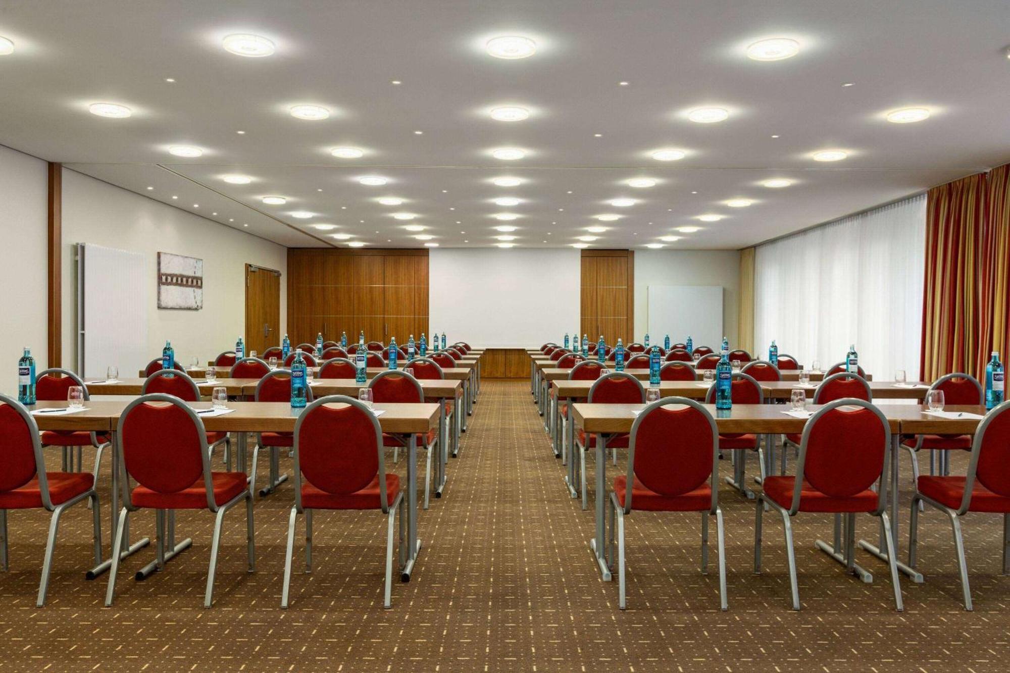Hotel Ramada By Wyndham Duesseldorf Ratingen Exterior foto