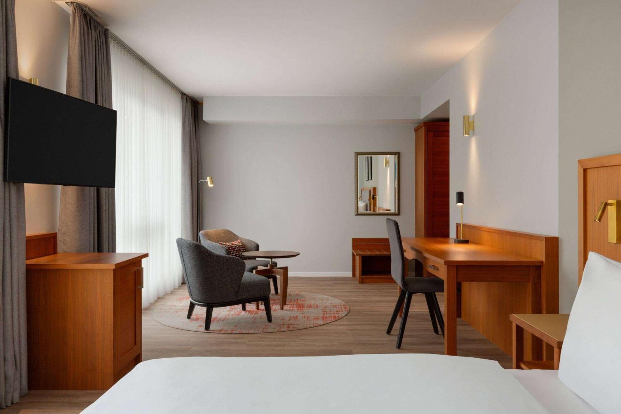 Hotel Ramada By Wyndham Duesseldorf Ratingen Exterior foto