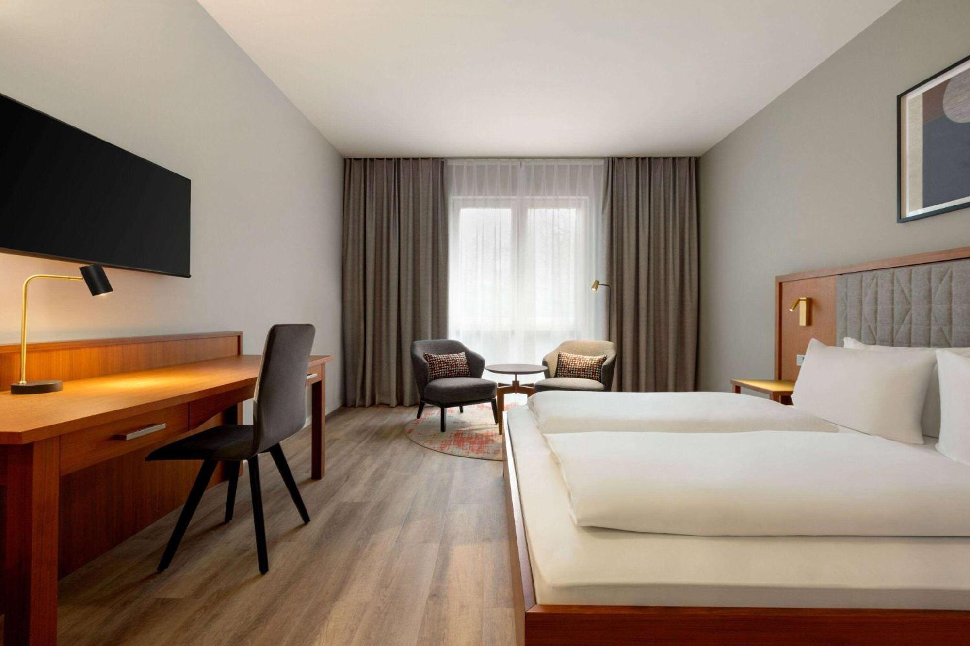 Hotel Ramada By Wyndham Duesseldorf Ratingen Exterior foto