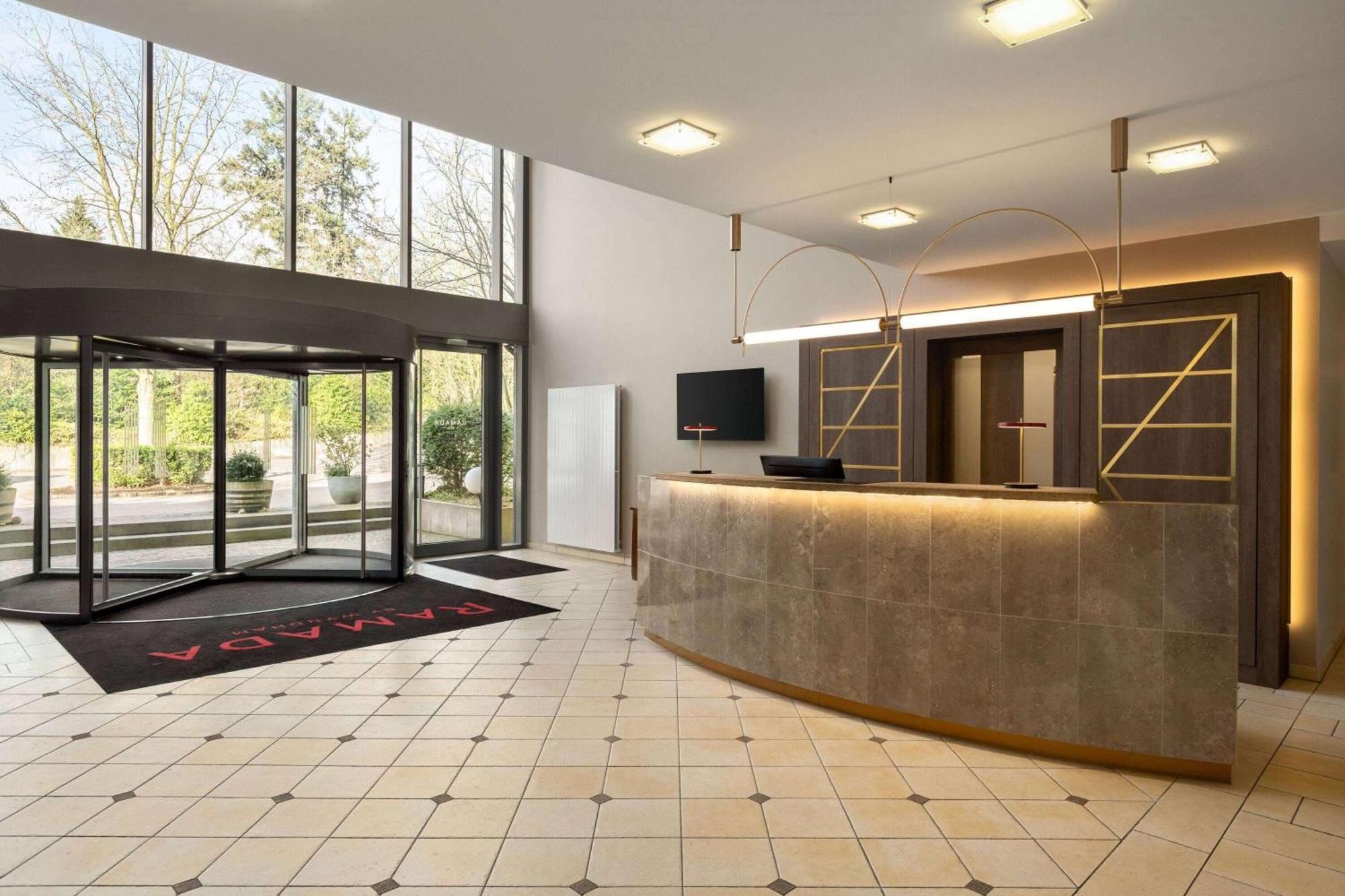 Hotel Ramada By Wyndham Duesseldorf Ratingen Exterior foto
