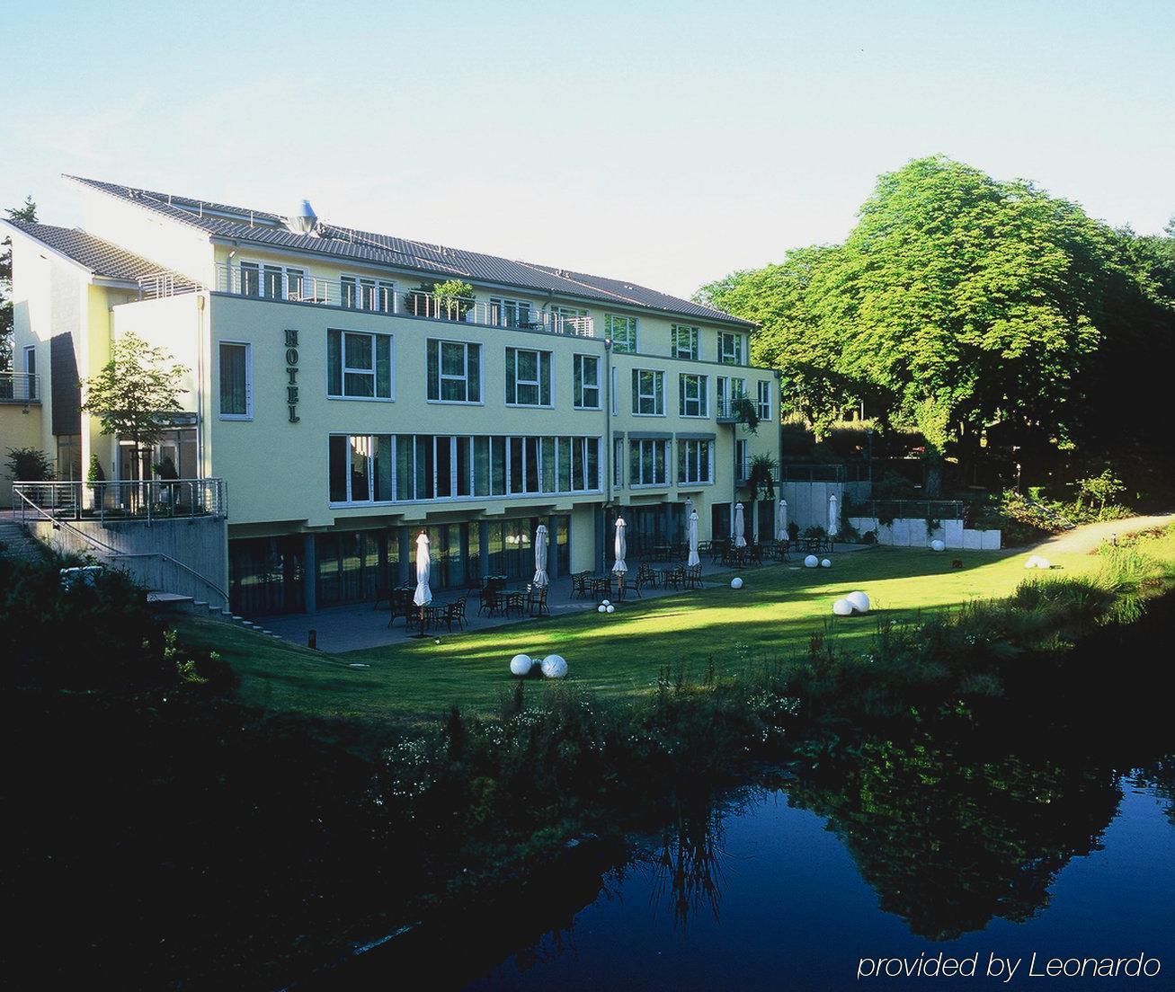 Hotel Ramada By Wyndham Duesseldorf Ratingen Exterior foto